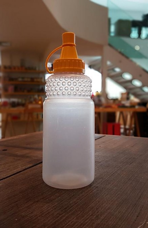 Detalhes do produto Bisnaga Plástica Mel 370ml com Tampa